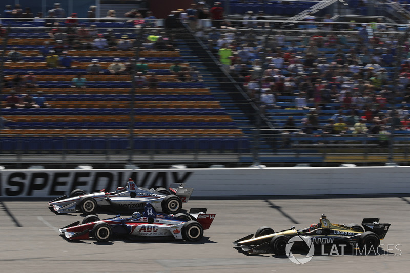 Will Power, Team Penske Chevrolet, Tony Kanaan, A.J. Foyt Enterprises Chevrolet, James Hinchcliffe, Schmidt Peterson Motorsports Honda