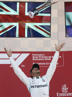 Podyum: Yarış galibi Lewis Hamilton, Mercedes AMG F1