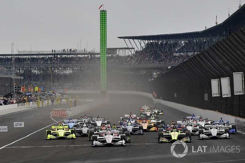 Will Power, Team Penske Chevrolet, Simon Pagenaud, Team Penske Chevrolet, Sébastien Bourdais, Dale Coyne Racing with Vasser-Sullivan Honda, Josef Newgarden, Team Penske Chevrolet arrancada