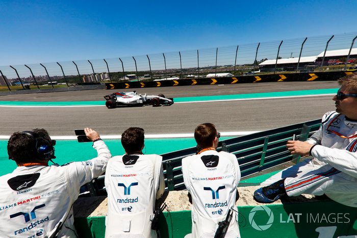 Ingenieros de Williams ven a Felipe Massa, Williams FW40 pasar