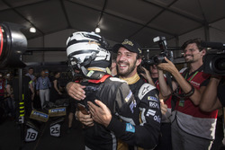 Andre Lotterer, Techeetah, si congratula con Jean-Eric Vergne, Techeetah