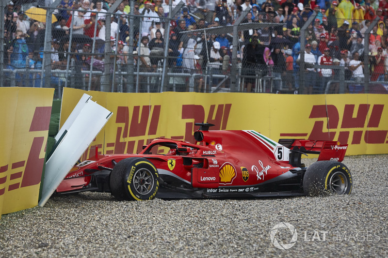 Sebastian Vettel, Ferrari SF71H, va a sbattere