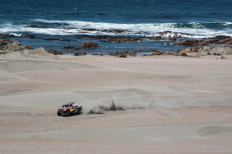 #301 Toyota Gazoo Racing Toyota Hilux: Nasser Al-Attiyah, Matthieu Baumel