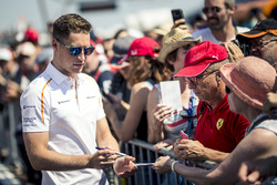 Stoffel Vandoorne, McLaren signs autographs for the fans