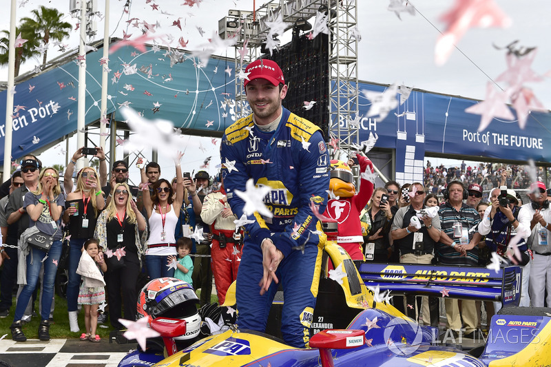 Alexander Rossi, Andretti Autosport Honda celebrates in victory lane