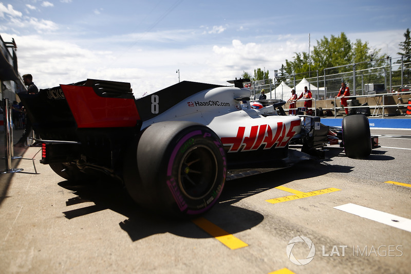 Romain Grosjean, Haas F1 Team VF-18, leaves the garage.