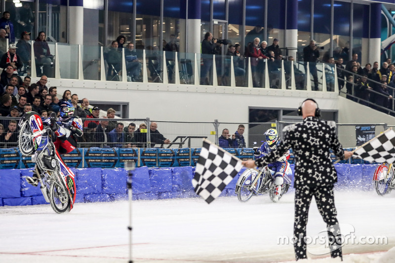 Ледовый сезон-2018 завершен. Ice Speedway Gladiators – главное соревнование в мире мотогонок на льду – вернется через год. И наверняка получится еще более интересным и зрелищным, чем чемпионат 2018 года