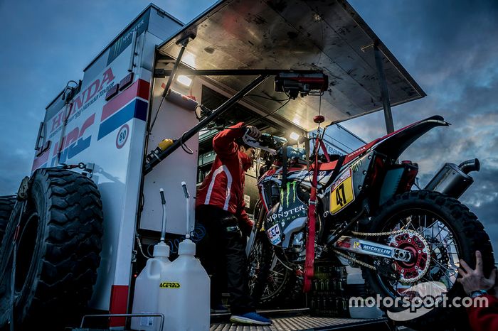 Preparativos del Monster Energy Honda Team
