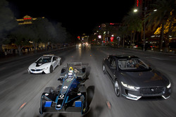 Sam Bird, DS Virgin Racing, vor Mitch Evans, Jaguar Racing Jaguar I-Pace SUV concept car;. Antonio F