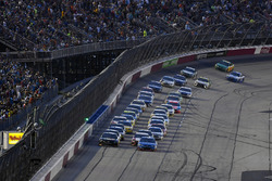Kyle Larson, Chip Ganassi Racing Chevrolet, Martin Truex Jr., Furniture Row Racing Toyota