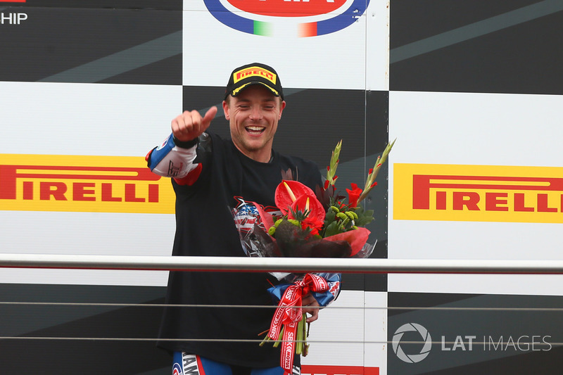 Podium: finis ketiga Alex Lowes, Pata Yamaha - WorldSBK Inggris 2017