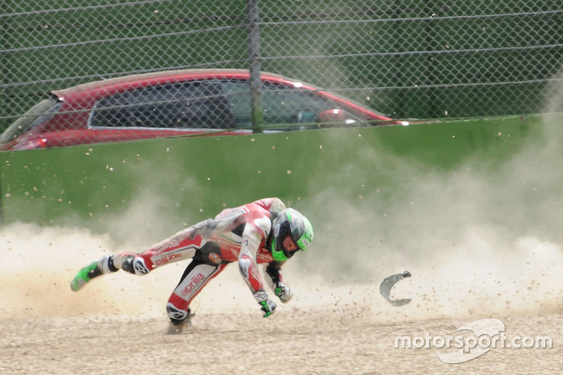 Аварія Юджина Лаверті, Milwaukee Aprilia World Superbike Team