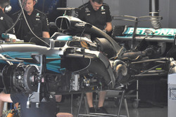 Mercedes-Benz F1 W08 збоку