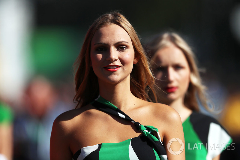 Chica de la parrilla