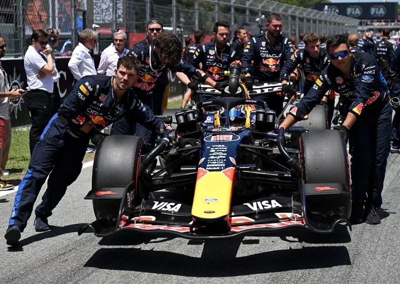 Hadjar critique le système de départ de Red Bull : 