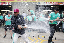 Ganador, Lewis Hamilton, Mercedes AMG F1 celebra