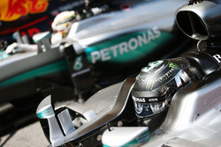 Nico Rosberg, Mercedes AMG F1 W07 Hybrid and team mate Lewis Hamilton, Mercedes AMG F1 W07 Hybrid in parc ferme