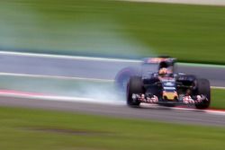 Daniil Kvyat, Scuderia Toro Rosso se estrella en la calificación