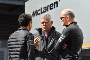 Gil De Ferran, McLaren en Simon Roberts, McLaren