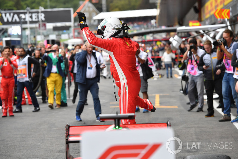 Yarış galibi Sebastian Vettel, Ferrari, parc ferme