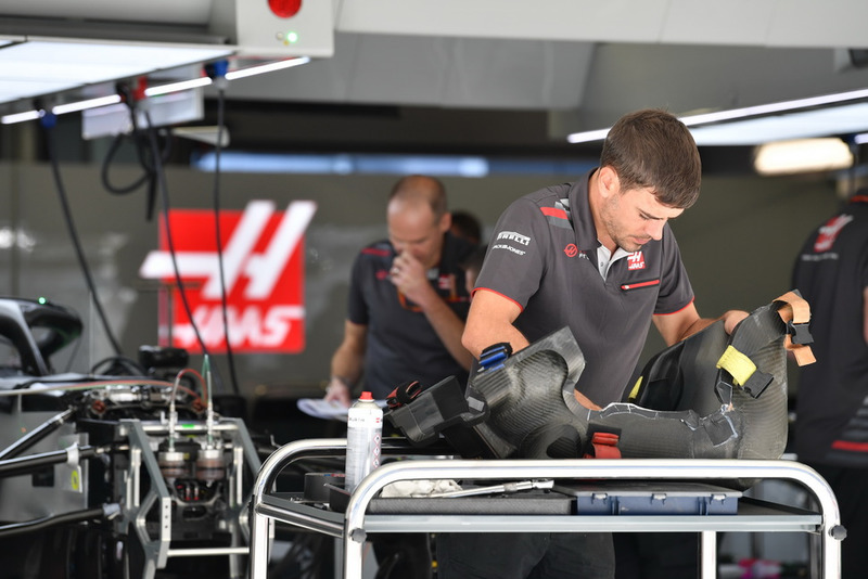 Mekanik Haas F1