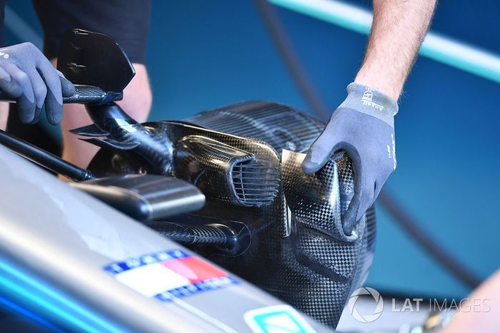 Detalle del freno delantero del Mercedes AMG F1 W09