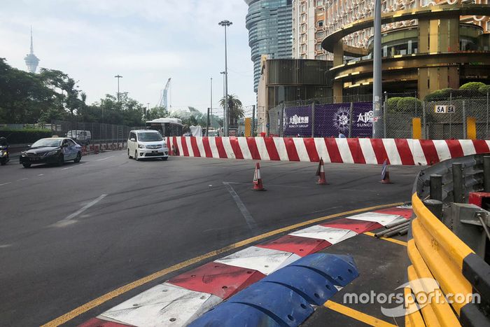 Detalle de la curva tras el accidente 