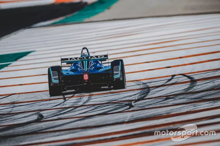 Teste de Sérgio Jimenez em carro da Fórmula E em Valência