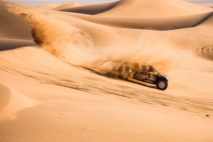 #302 JCW X-Raid Team: Stephane Peterhansel, Paulo Fiuza