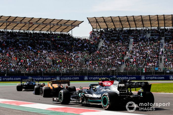 Nicholas Latifi, Williams FW43B, Daniel Ricciardo, McLaren MCL35M, Valtteri Bottas, Mercedes W12