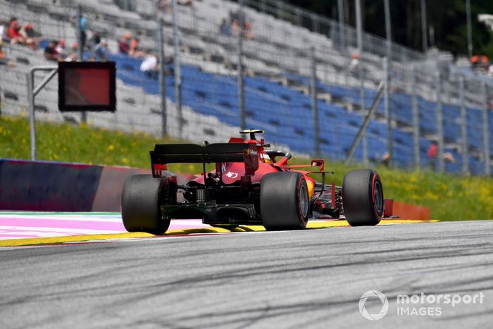 Carlos Sainz Jr., Ferrari SF21