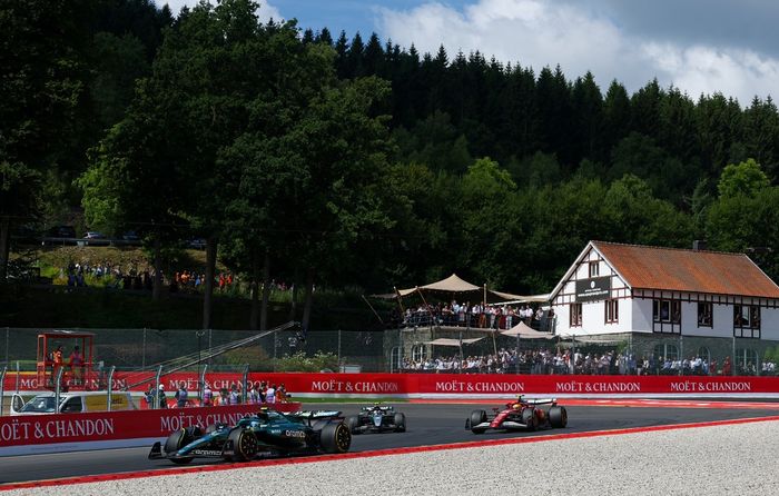 Lewis Hamilton, Ferrari, Fernando Alonso, Aston Martin Racing