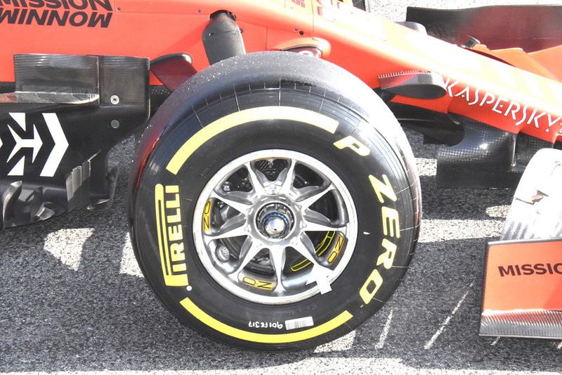 Ferrari SF90 wheel rim detail