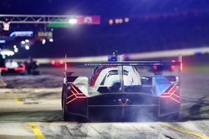 #25 BMW M Team RLL BMW M Hybrid V8: Marco Wittmann, Sheldon Van Der Linde, Robin Frijns, Rene Rast