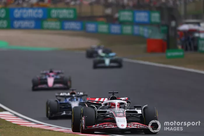 Pierre Gasly, Alpine, Esteban Ocon, Haas F1 Team