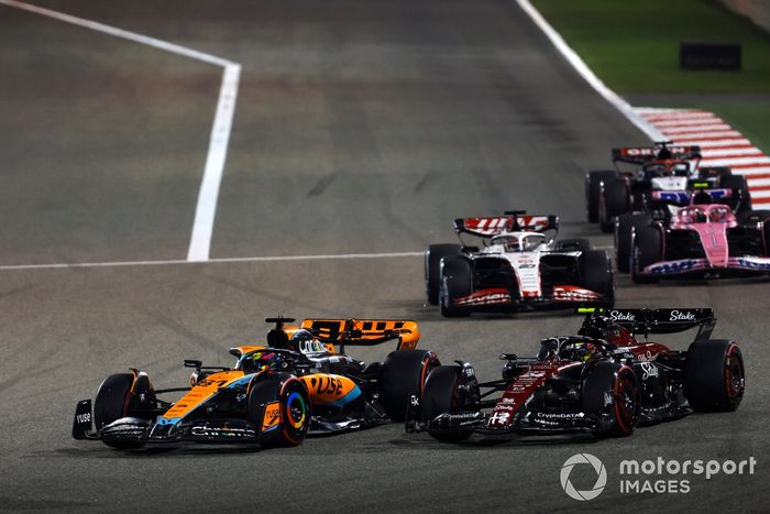 Oscar Piastri, McLaren MCL60, Zhou Guanyu, Alfa Romeo C43, Kevin Magnussen, Haas VF-23