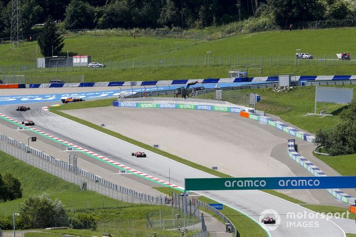 Carlos Sainz Jr., McLaren MCL35, Max Verstappen, Red Bull Racing RB16, Antonio Giovinazzi, Alfa Romeo Racing C39, Alex Albon, Red Bull Racing RB16, Kimi Raikkonen, Alfa Romeo Racing C39