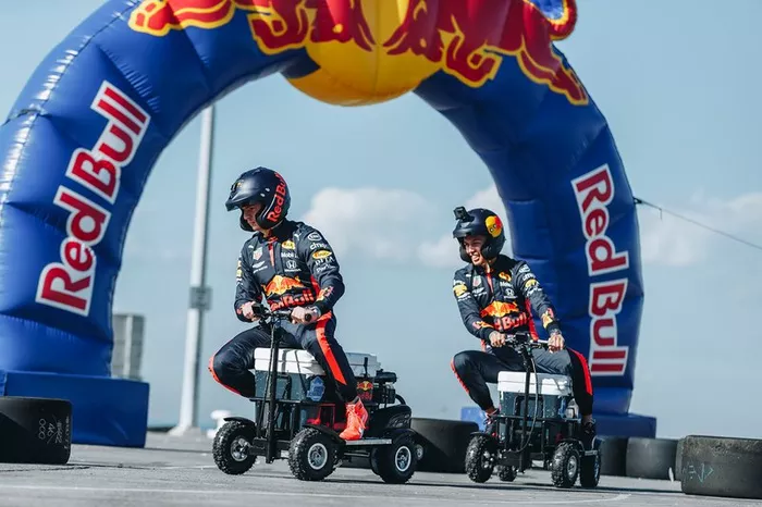 Max Verstappen, Red Bull Racing, Alex Albon, Red Bull Racing

