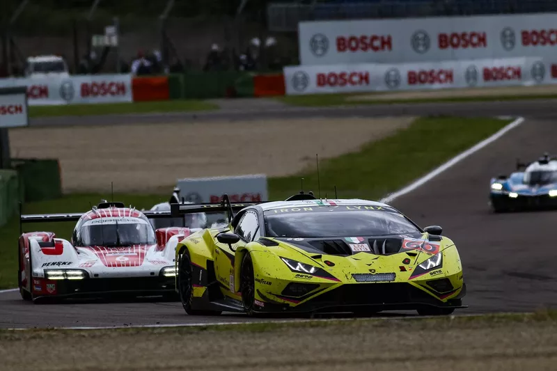 #60 Iron Lynx Lamborghini Huracan LMGT3 Evo2: Claudio Schiavoni, Matteo Cressoni, Franck Perera