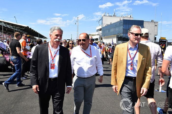 Chase Carey, Luca Colajanni y Sean Bratches