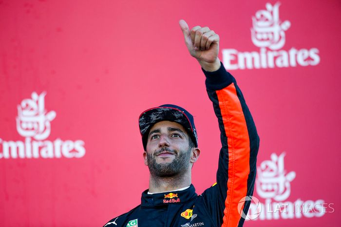  Third place Daniel Ricciardo, Red Bull Racing, en el podio