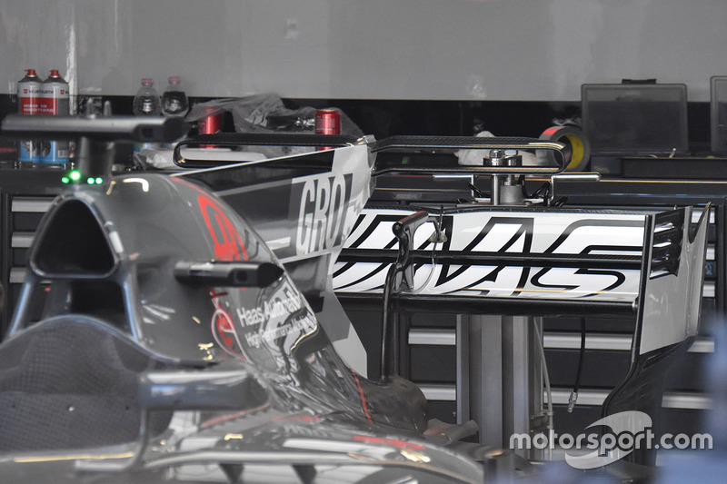 Haas F1 Team VF-17 Detalle de T-wing