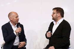 Toby Moody und Paul Hembery, Pirelli, Motorsportchef
