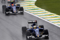 Marcus Ericsson, Sauber C35 devant son coéquipier Felipe Nasr, Sauber C35