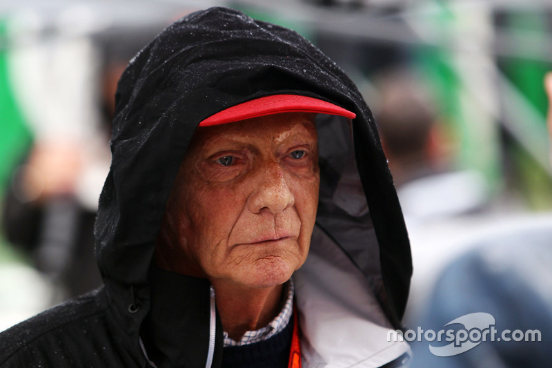 Niki Lauda, Mercedes Non-Executive Chairman op de startopstelling