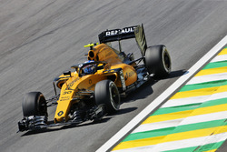 Джоліон Палмер, Renault Sport F1 Team RS16, з встановленим захистом кокпіту Halo