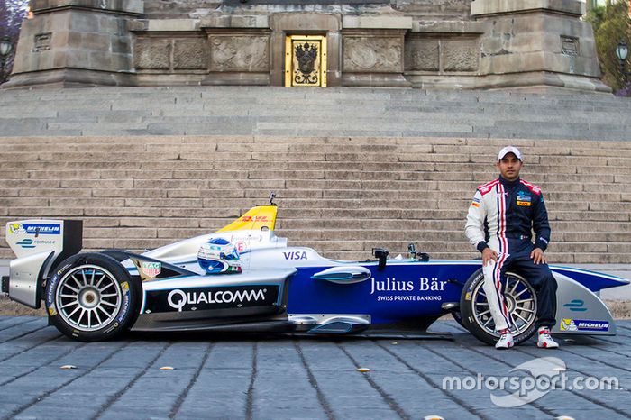 Salvador Durán, Team Aguri en el Ángel de la Independencia en la Ciudad de México
