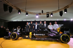Kevin Magnussen, Renault F1 Team, Esteban Ocon, Renault Sport F1 Team piloto de pruebas, Carlos Ghos