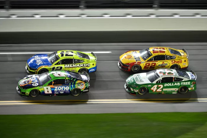 Kyle Busch, Richard Childress Racing Chevrolet, Ryan Blaney, Team Penske Ford, Joey Logano, Team Penske Ford, John Hunter Nemechek, Legacy Motor Club Toyota