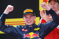 Winnaar Max Verstappen, Red Bull Racing viert op het podium